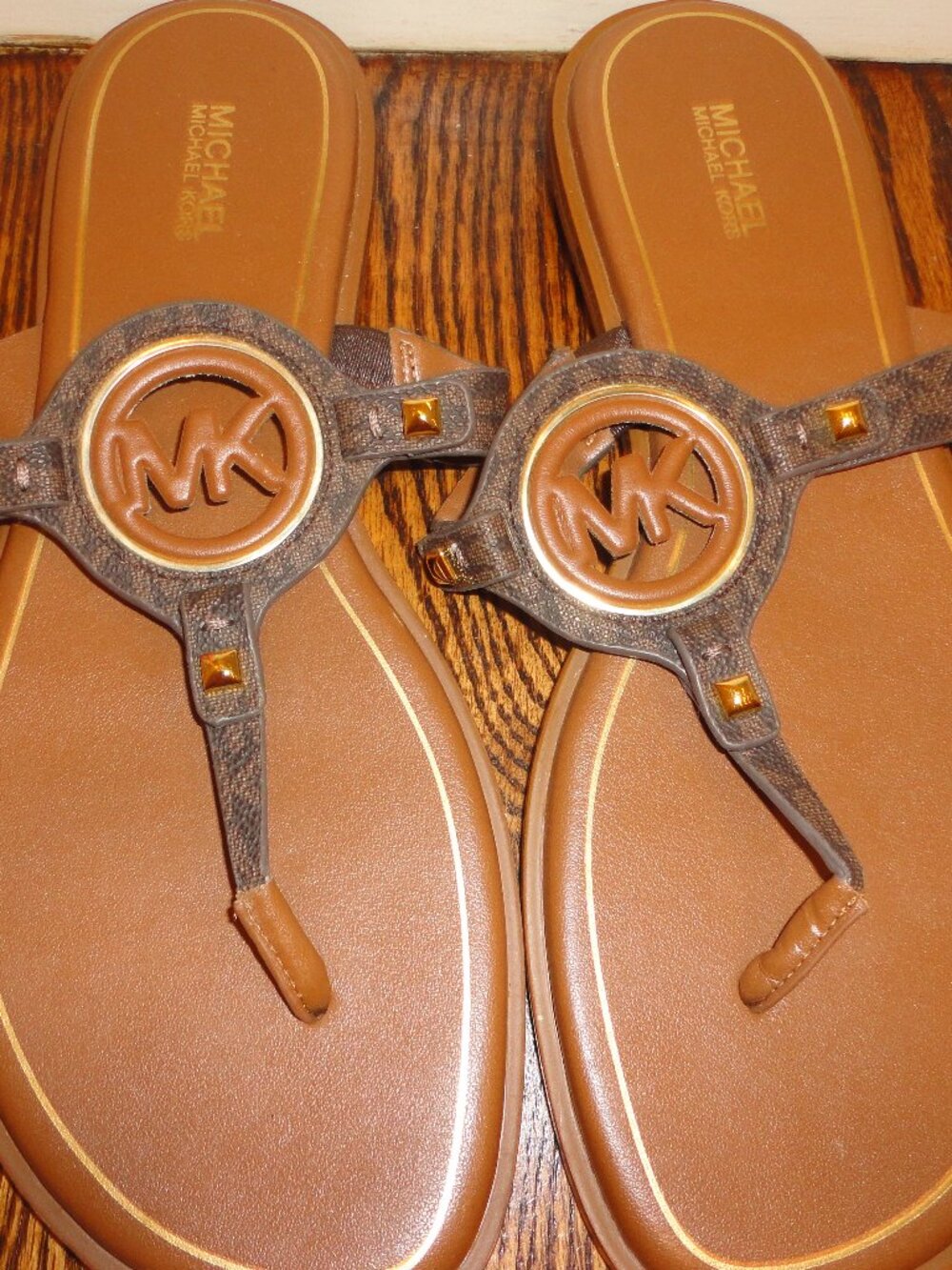 MICHAEL KORS Women's Brown Leather Logo Flip Flop Sandals Size 9 - Picture 2 of 8